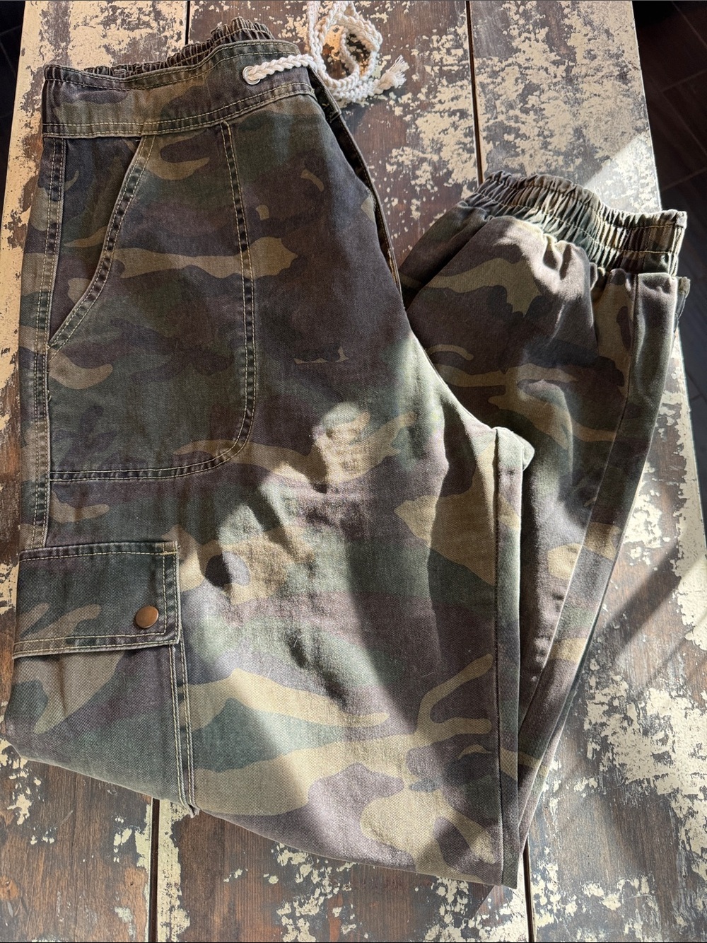 POL Size L Camo Cargo Joggers in Green/Brown